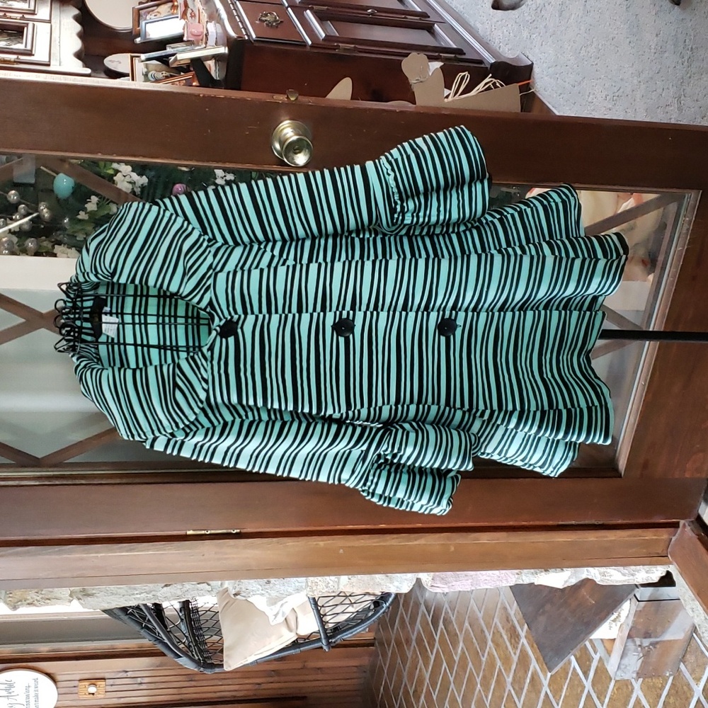 👚BALA BALA GREEN & BLACK LIGHTWEIGHT JACKET👚